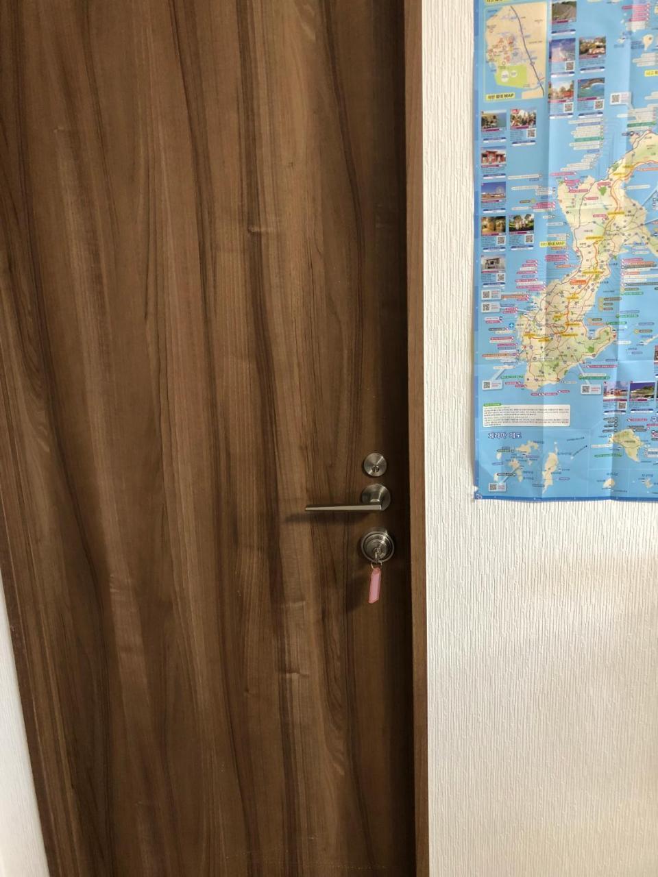 Yoko House Hotel Uruma Bagian luar foto