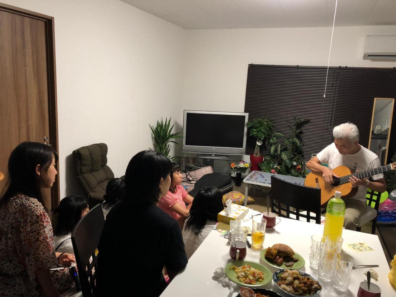 Yoko House Hotel Uruma Bagian luar foto
